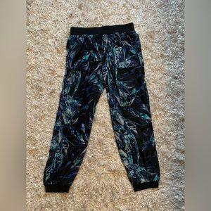 EUC✨ SILENCE + NOISE women's medium black silky funky jogger pants